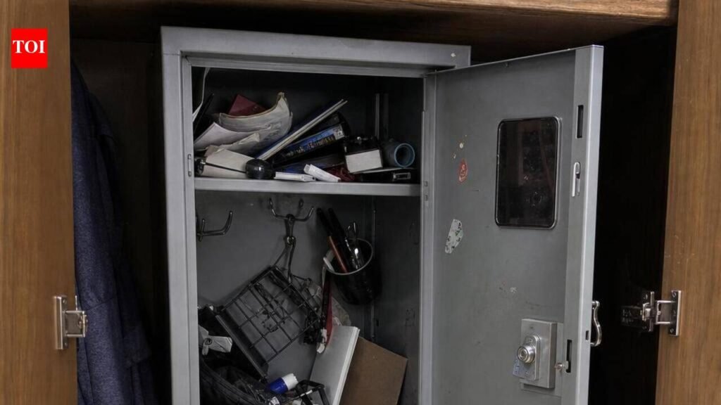 Domestic help cleans out cash, jewellery worth ₹18L from Shahibaug house | Ahmedabad News