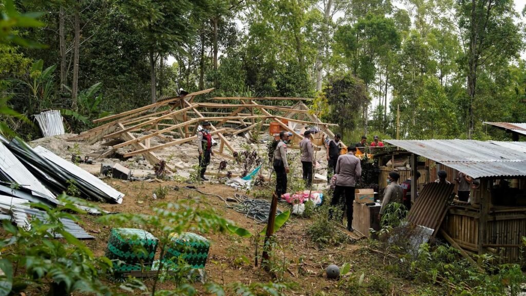 Thousands evacuate after Indonesia earthquake kills 51, cuts roads