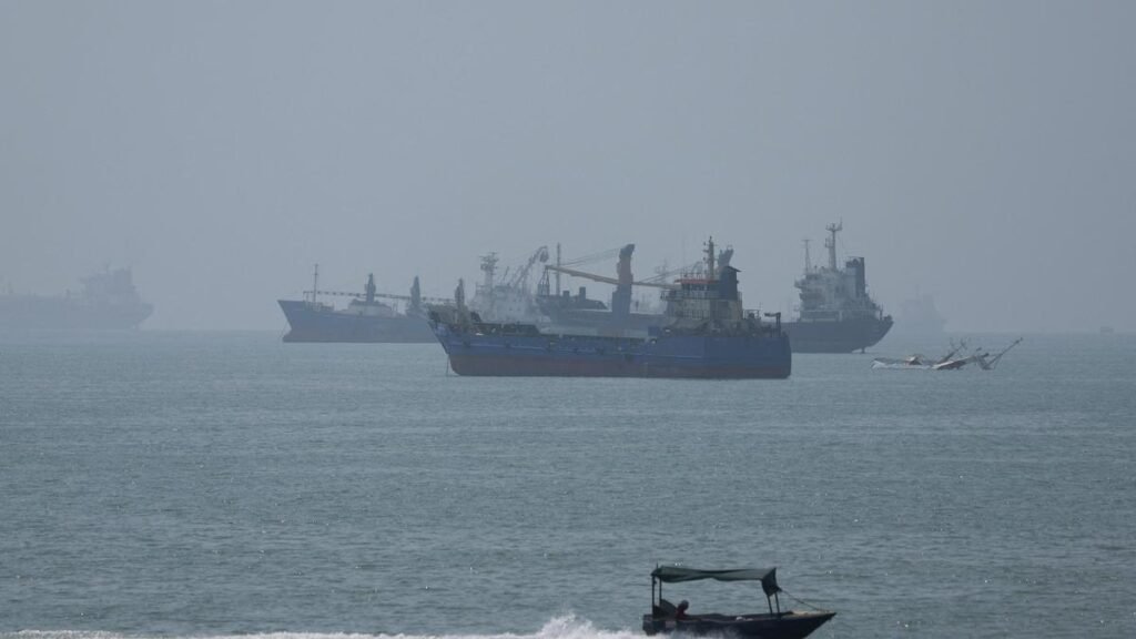 U.S. forces strike Iranian rocket launchers on the Strait of Hormuz in first military action in weeks