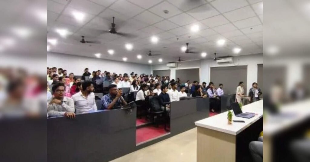 Urgent Need for Skilling as 8.7 Crore Indian Youth Are NEET: NITI Aayog Report, ETEducation