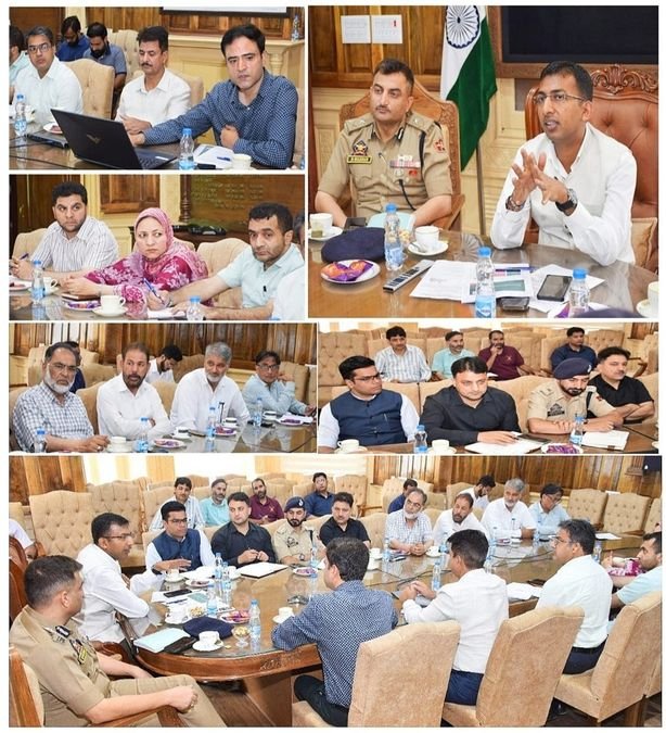 Div Com Urges Fruit Growers to Use Rail Freight for Apple Transportation