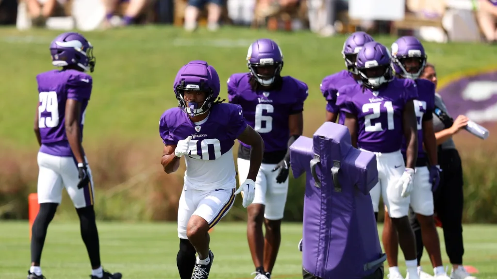 Danny Pinter injury update: What happened to the Ravens center? Why was he carted off practice?