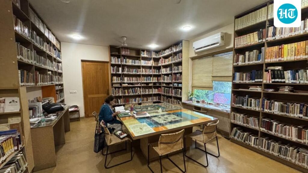 A public library in a scholar’s house