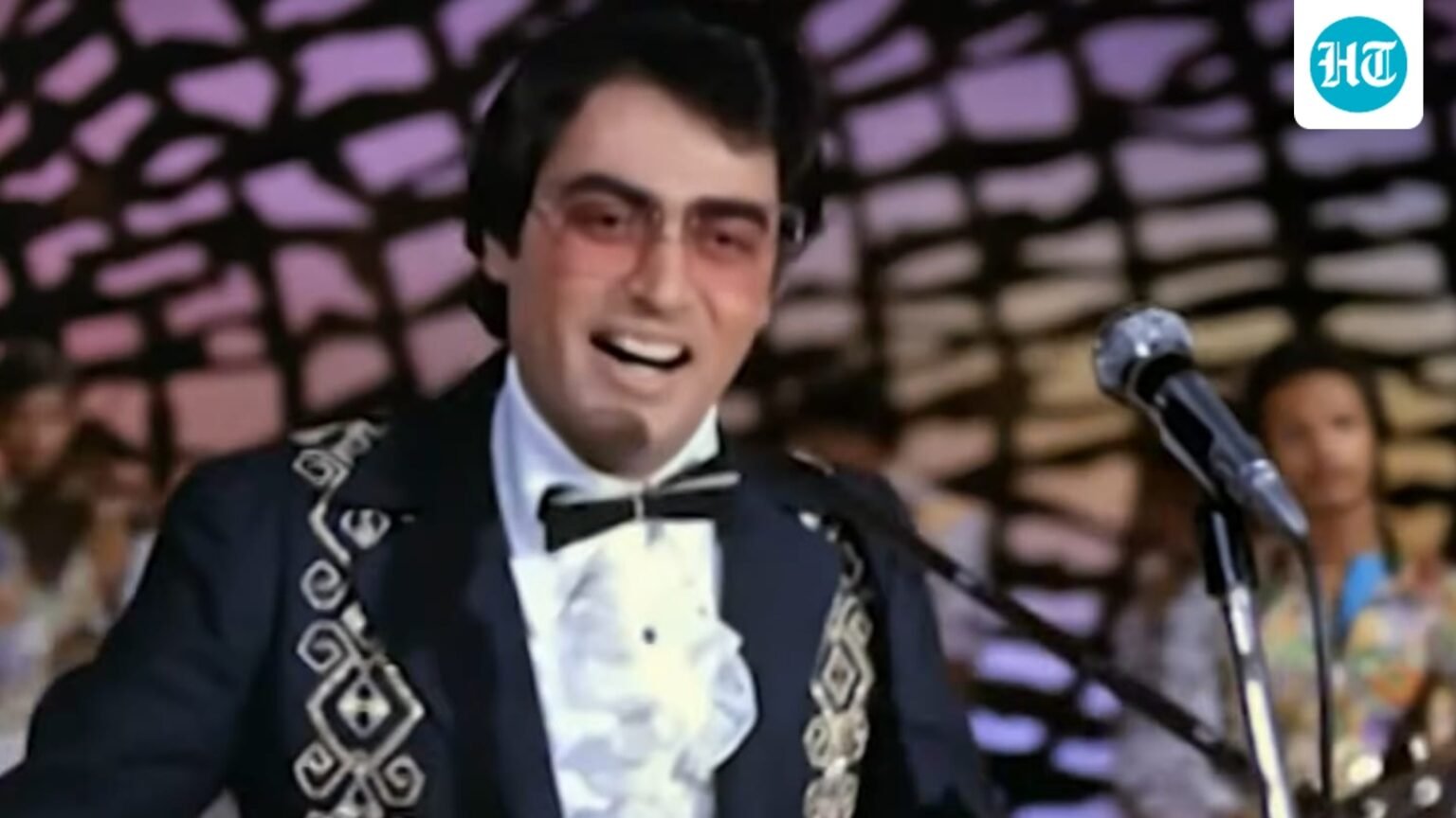 Superstar’s cousin became a 70s heartthrob after 2 hits, later vanished from Bollywood: Where is Tariq Khan now?