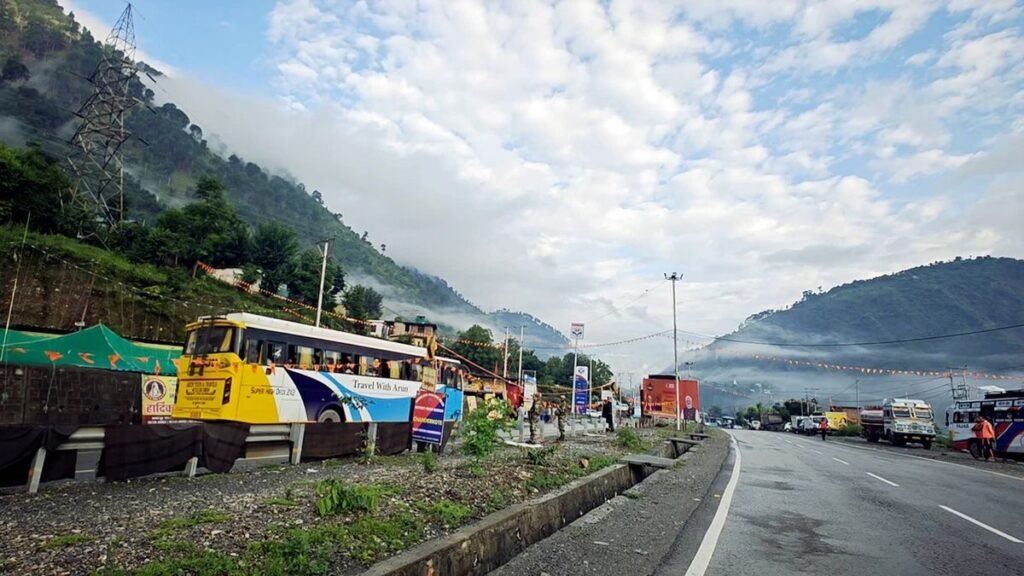 Amarnath Yatra suspended from both routes