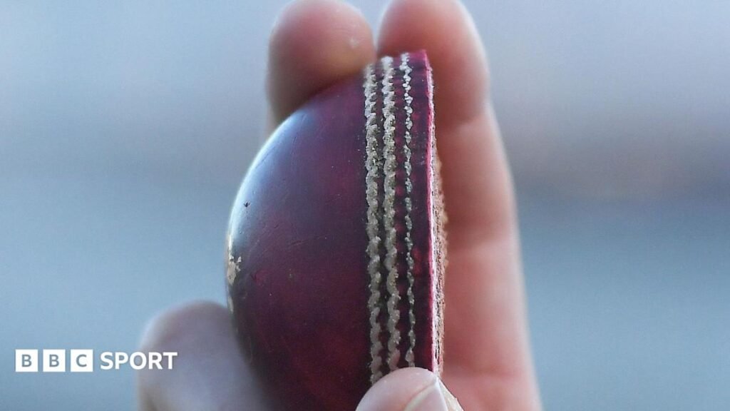England vs Pakistan: Josh Tongue and Ollie Robinson split Headingley ball in half