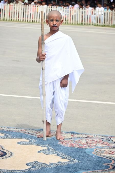 10-yr-old orphan steals the show with Gandhi portrayal at Kulgam I-Day