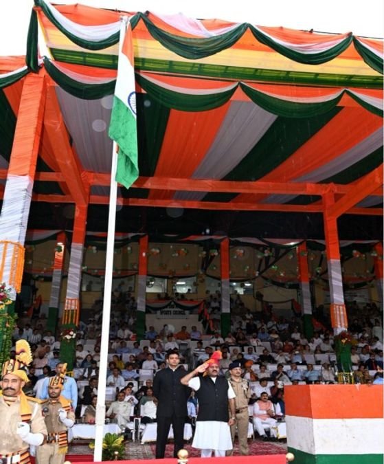 Rising cloudbursts underline need to protect environment: Dy CM