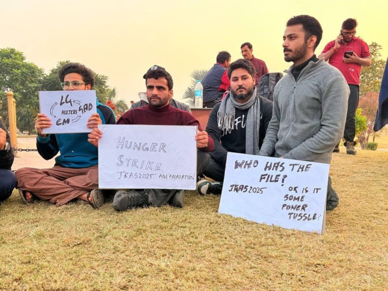 JKAS candidates urge Govt to restore 37-year age cap