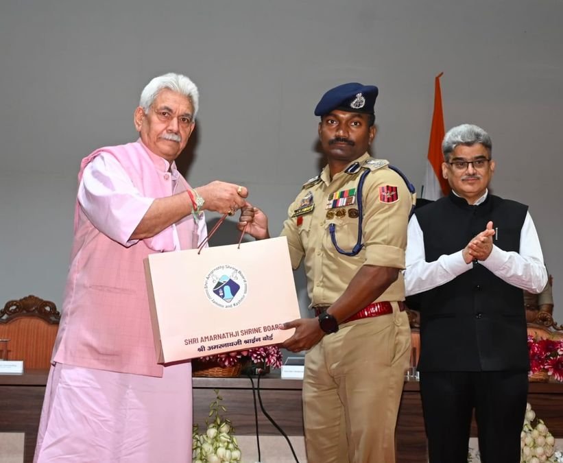LG felicitates ‘Team Jammu Kashmir’ for successful Amarnath Yatra