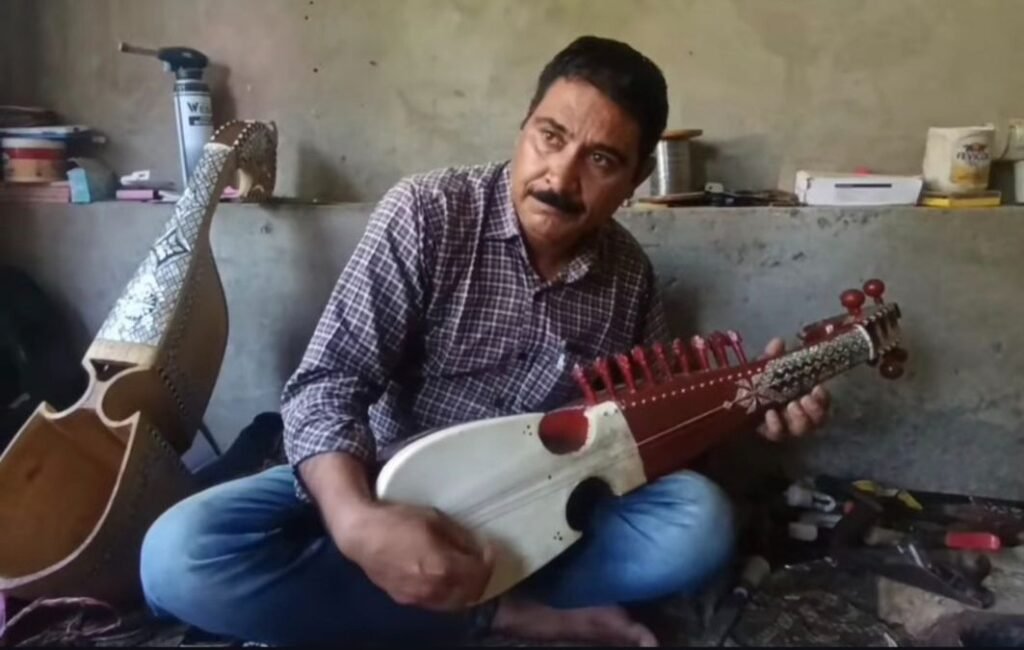Budgam craftsman strives to keep Kashmir’s musical instruments alive