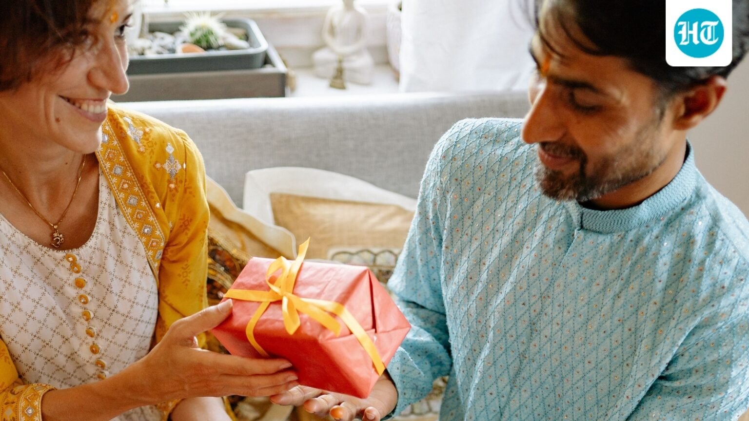 Forget chocolates! These skincare and makeup hampers make thoughtful Raksha Bandhan gifts for your sister