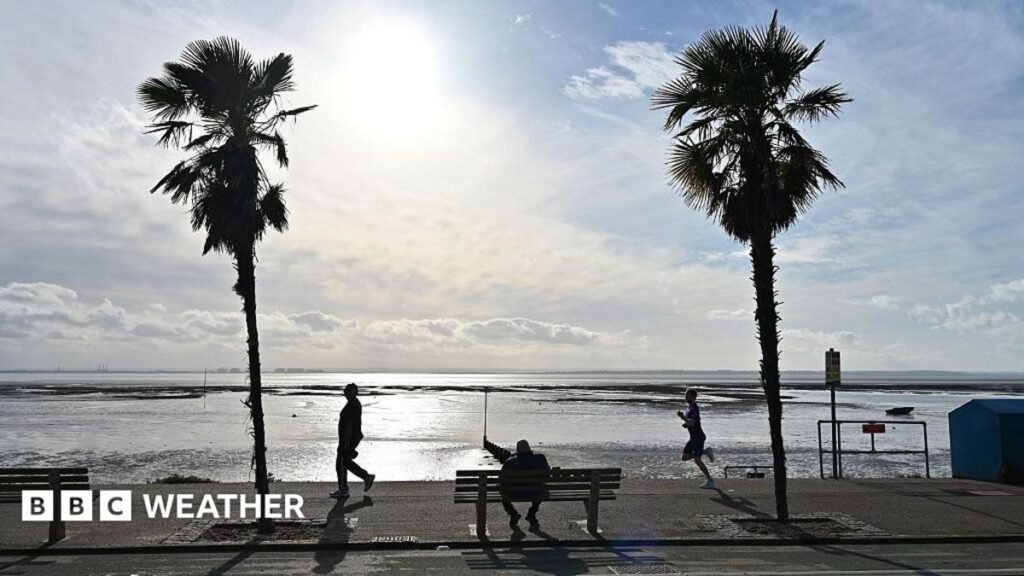 UK weather: Temperatures forecast to hit 25C but heatwave chances fall