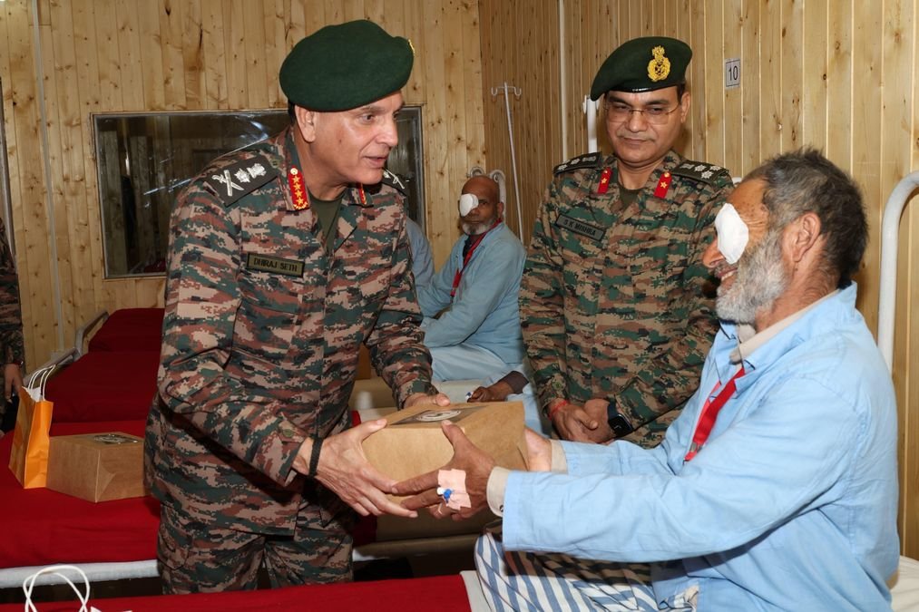 LG Sinha lauds Armed Forces Medical Services for restoring sight of 220 patients under ‘Operation Drishti’