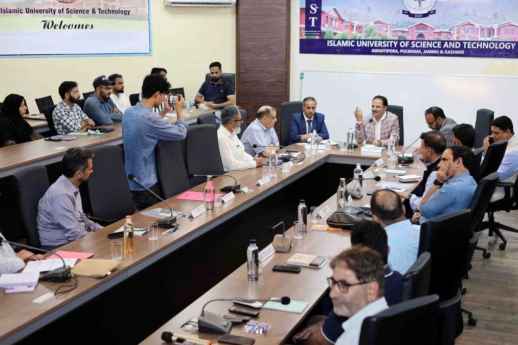 IUST holds orientation programme for Newly Appointed Non-Teaching Staff