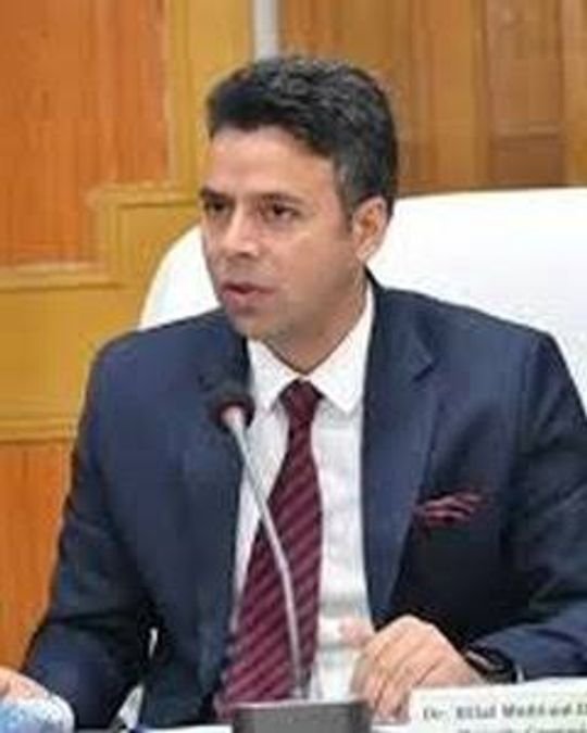 DC Anantnag reviews measures to curb dog bites