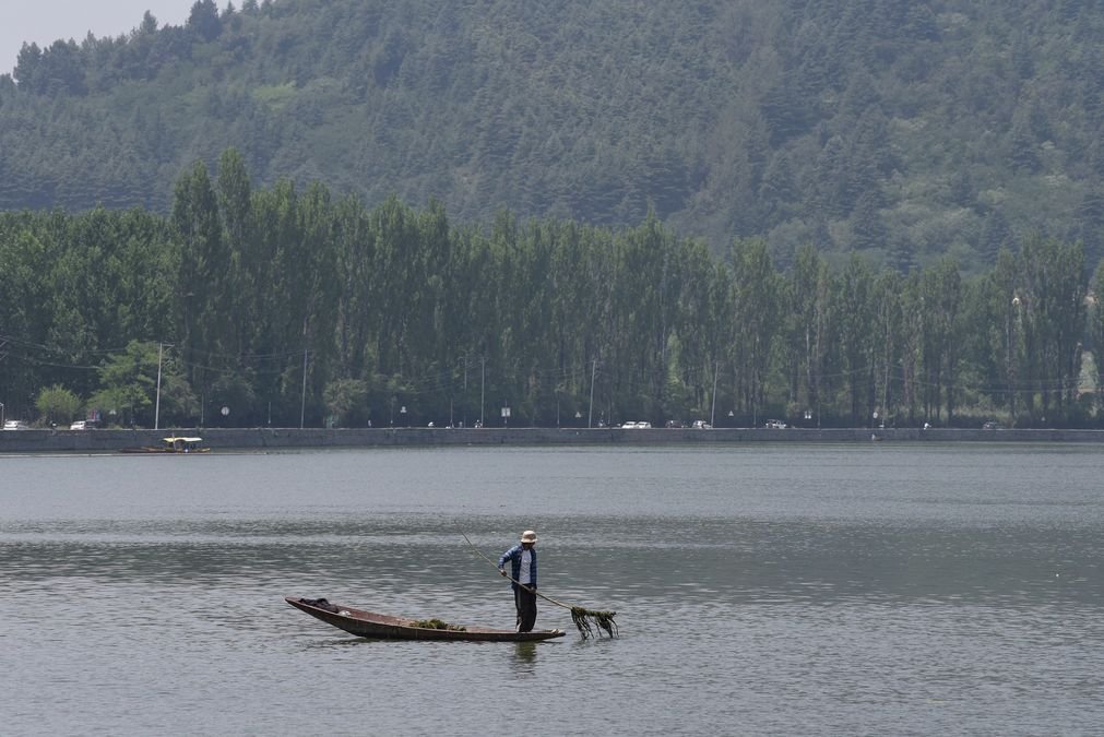 Summer heat loosens grip as Gulmarg dips to 6.2°C