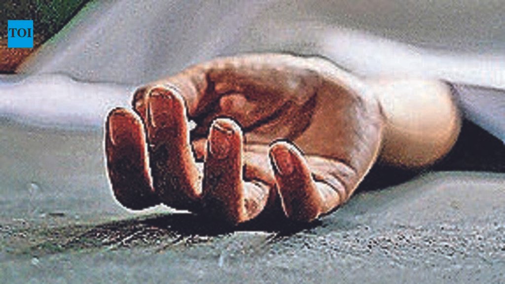 Wadala man jumps off train at Nagpur station to get to friend, dies | Mumbai News