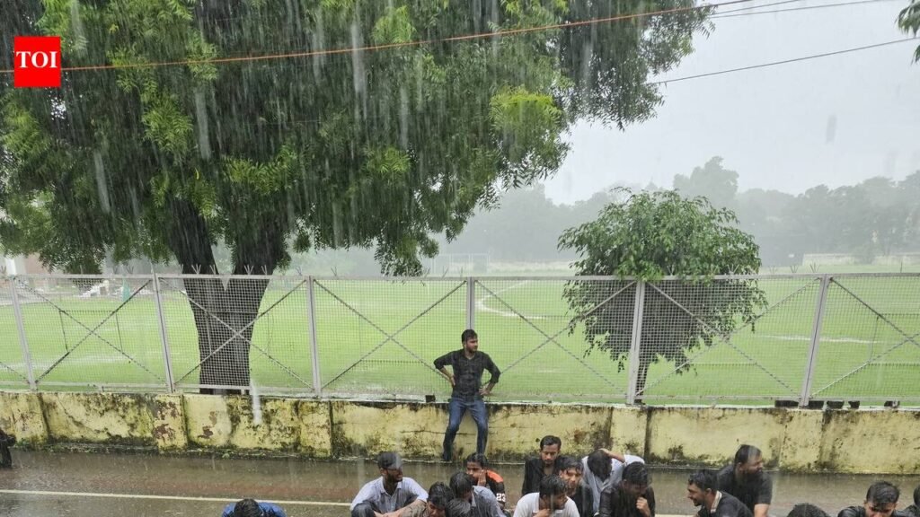 Students protest as LU raises hostel fee by four times | Lucknow News