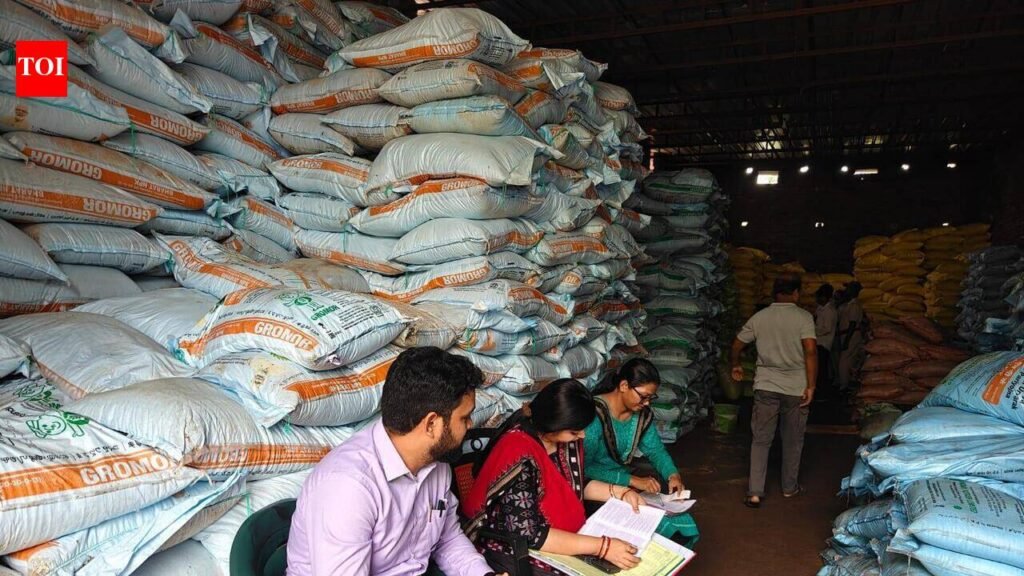 Case against 7 fertiliser dealers for hoarding, 96 licences cancelled | Bhubaneswar News