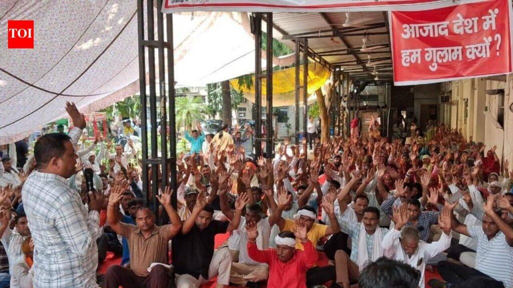 Sanitation workers extend Haryana strike till Sept 6 | Gurgaon News