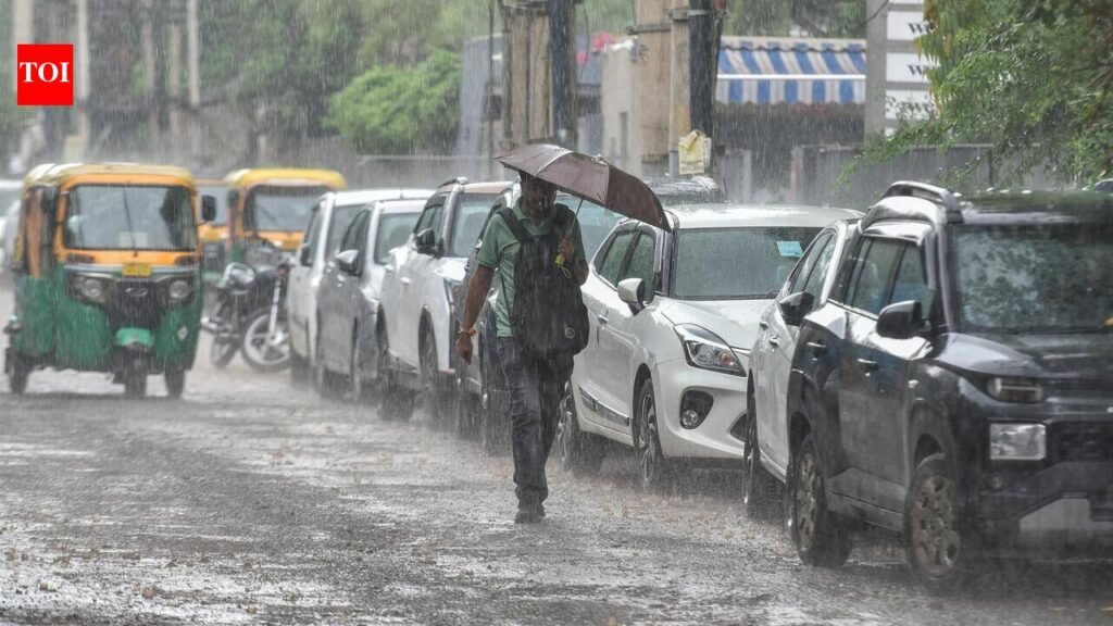 Short spell of heavy rain floods key roads in Gurgaon, more rain likely today | Gurgaon News