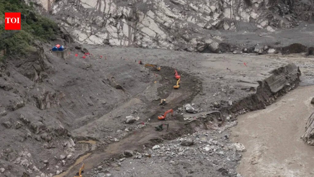 One dead and 11 missing after landslide strikes Jiangxi as Typhoon Saudel lashes coastal areas