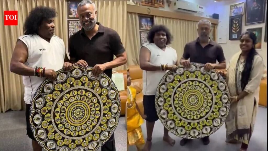 Yogi Babu’s special gift to Gautham Menon wins hearts, Fans hope for his directorial comeback | Tamil Movie News