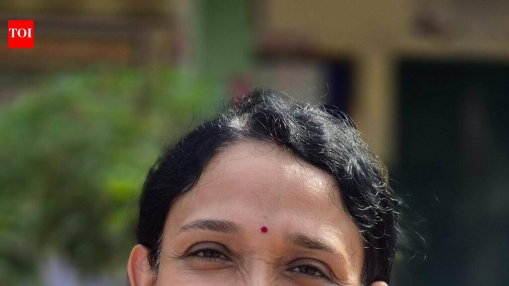 Dhanbad headmistress gets National Teachers’ Award from President | Ranchi News