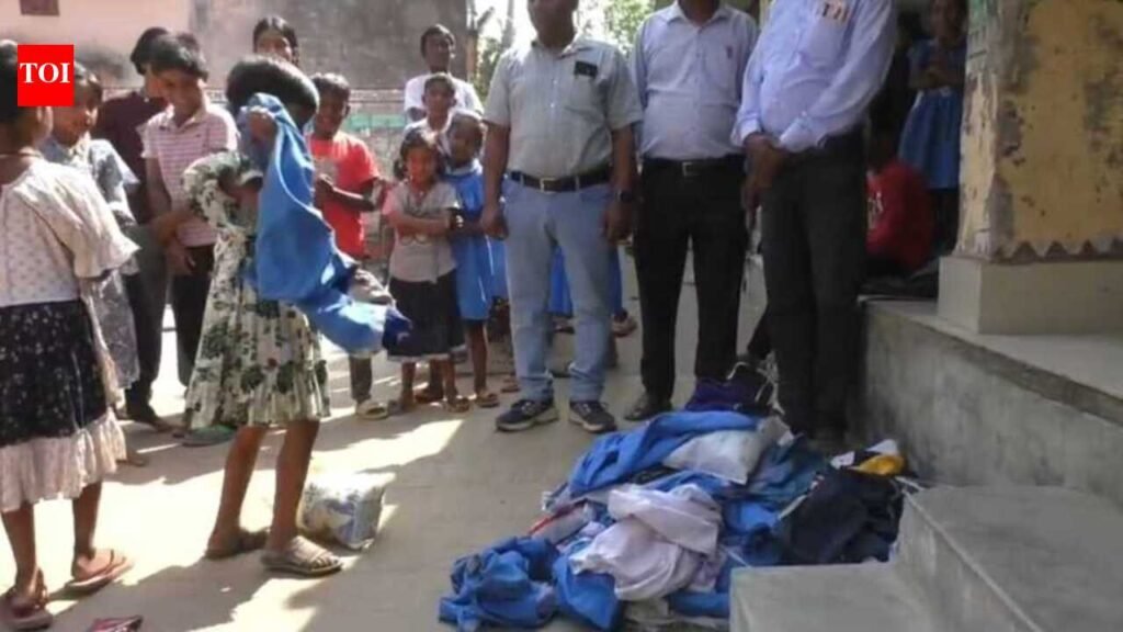 Fwd: 11BHUKendrapada-Students protest skipping mid-day meals and returning uniforms school due to shortage of teachers | Bhubaneswar News