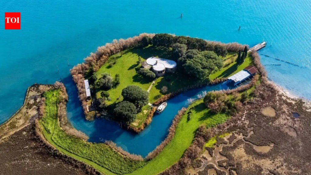 Private island with Napoleonic fort up for sale – A look at the Venetian dream home |