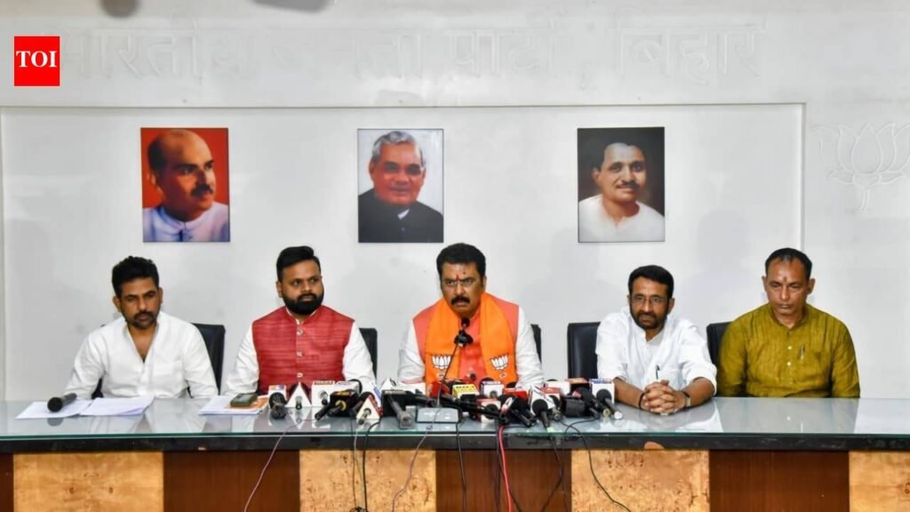 1.25 lakh public representatives likely to join Vande Mataram rendition on Sept 17 | Patna News