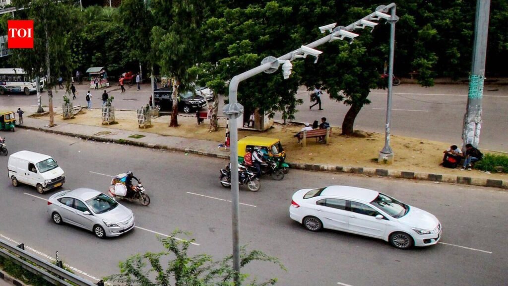 4k more CCTV cams to track traffic violations in Gurgaon by year end | Gurgaon News