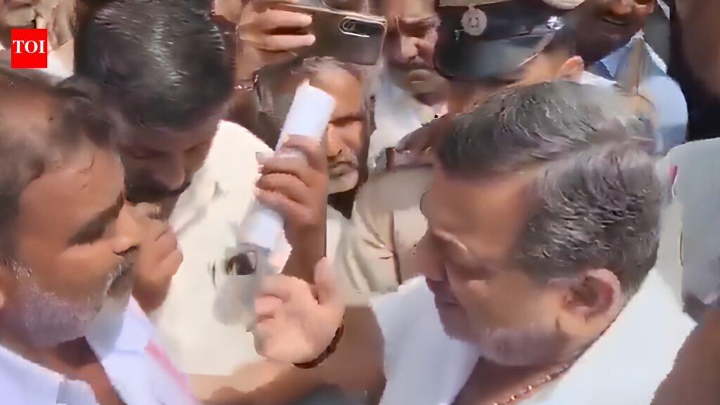 Anna vs Sahukar jibe: Karnataka minister Mallikarjun in dock over ‘objectional’ remark against BJP MLA | Bengaluru News