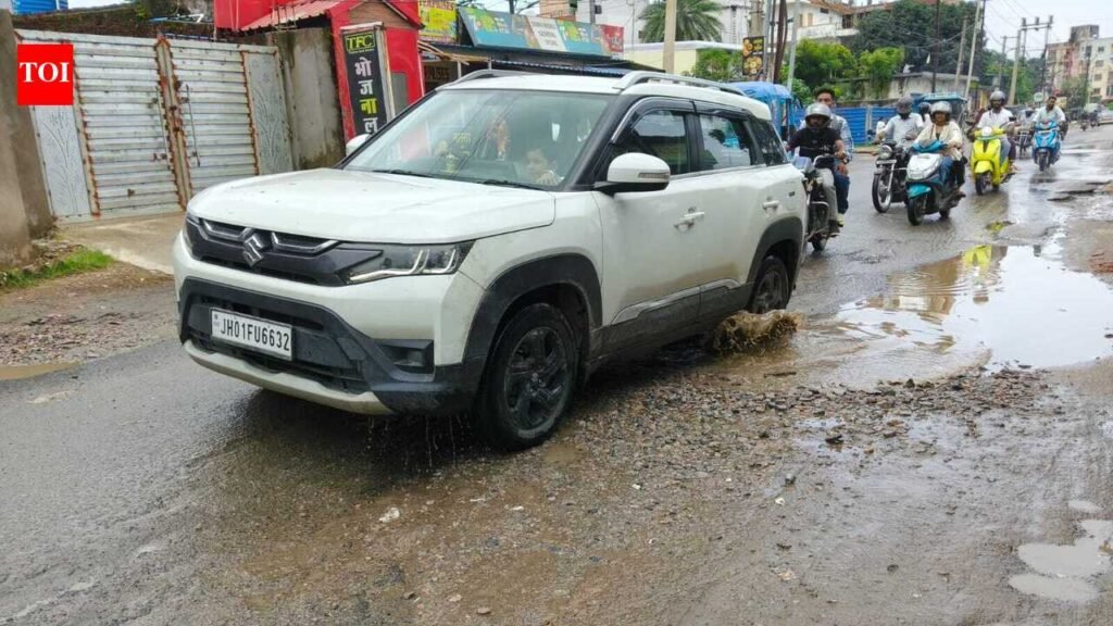 Rs 4.76cr plan to repair battered Karamtoli-Ring Road stretch | Ranchi News