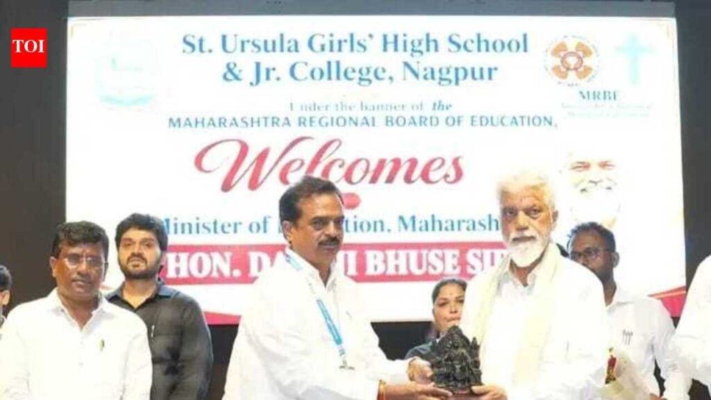 Edu min visits 4 schools, orders 3 to be developed as model ones | Nagpur News