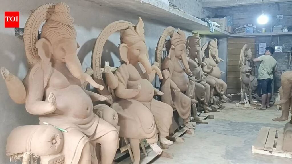 Idol makers face losses as floods curb Ganesh Puja orders in K’pada, Jajpur | Bhubaneswar News