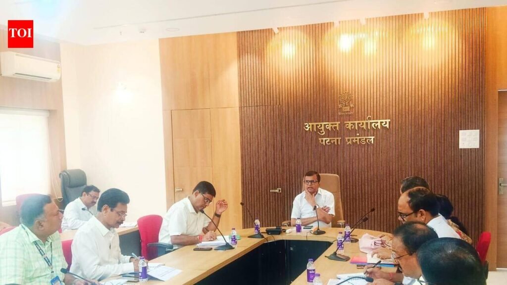 Divisional commissioner directs hospitals to improve patient care, cut OPD delays | Patna News