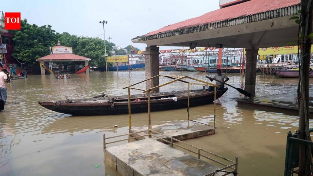 Just as 600 evacuees prepared to return, Ganga rises again | Varanasi News