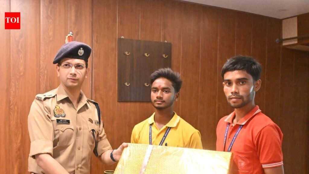 Two teen boys risk their lives to save woman from drowning | Lucknow News