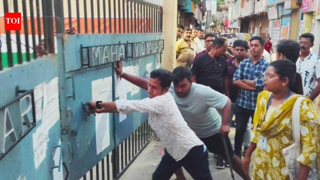 Eight injured in ISF-ABVP clash at Bhangar College | Kolkata News