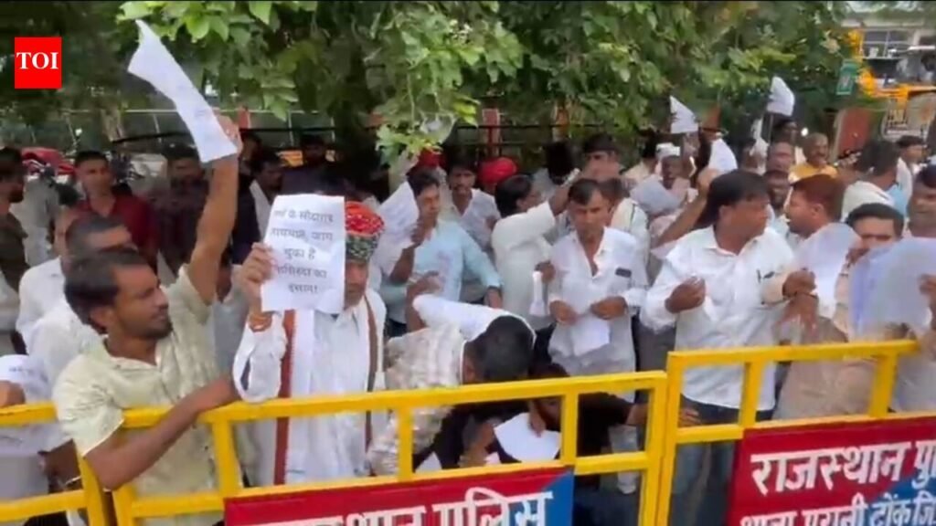 Villagers in Tonk stage protest over drug trafficking | Jaipur News