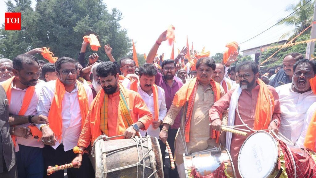 108 Ganesha idols immersed peacefully amid tight security | Mysuru News