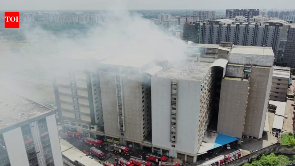 Another fire erupts at Saroli textile market, four shops gutted | Surat News