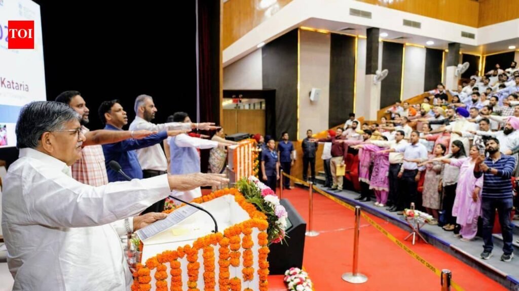 My waste, my duty: Governor kicks off month-long swachhata drive in UT | Chandigarh News