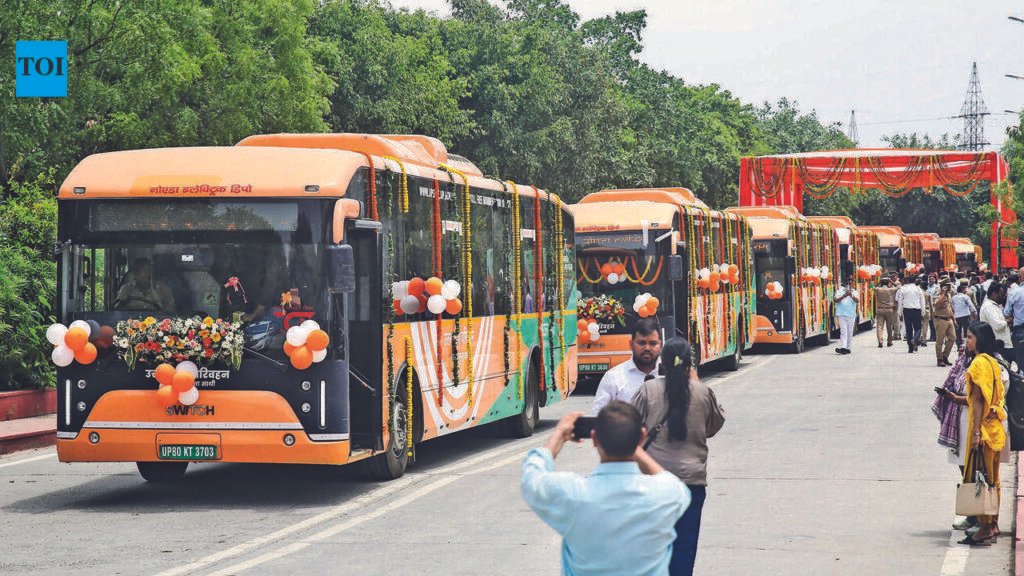 Noida plans 225 more e-buses, to add new routes too | Noida News