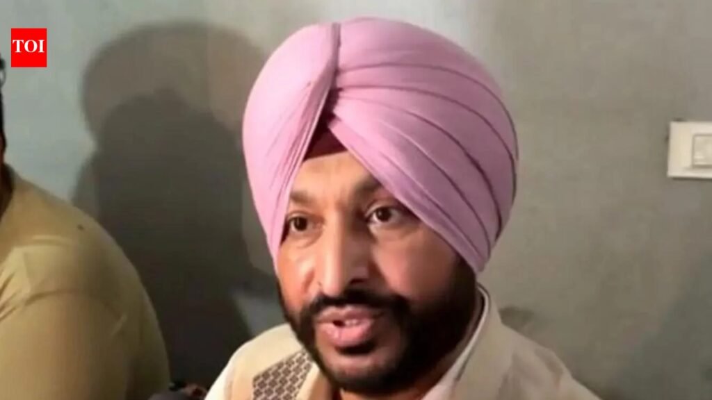 BJP leader Bittu alleges cavalcade attack, claims AAP supporters pelted stones and eggs | Ludhiana News