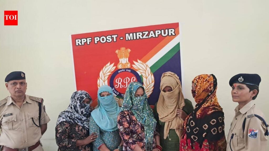 RPF nabs 20 women posing as Kinnars, extorting cash from rly passengers | Varanasi News