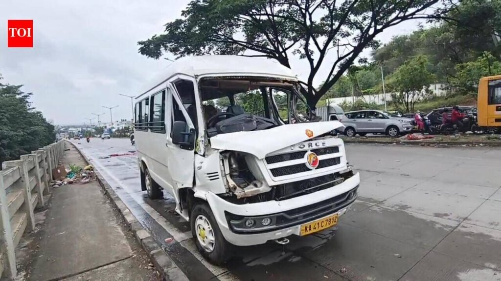 1 dies as van crashes into median pole in Bengaluru | Bengaluru News