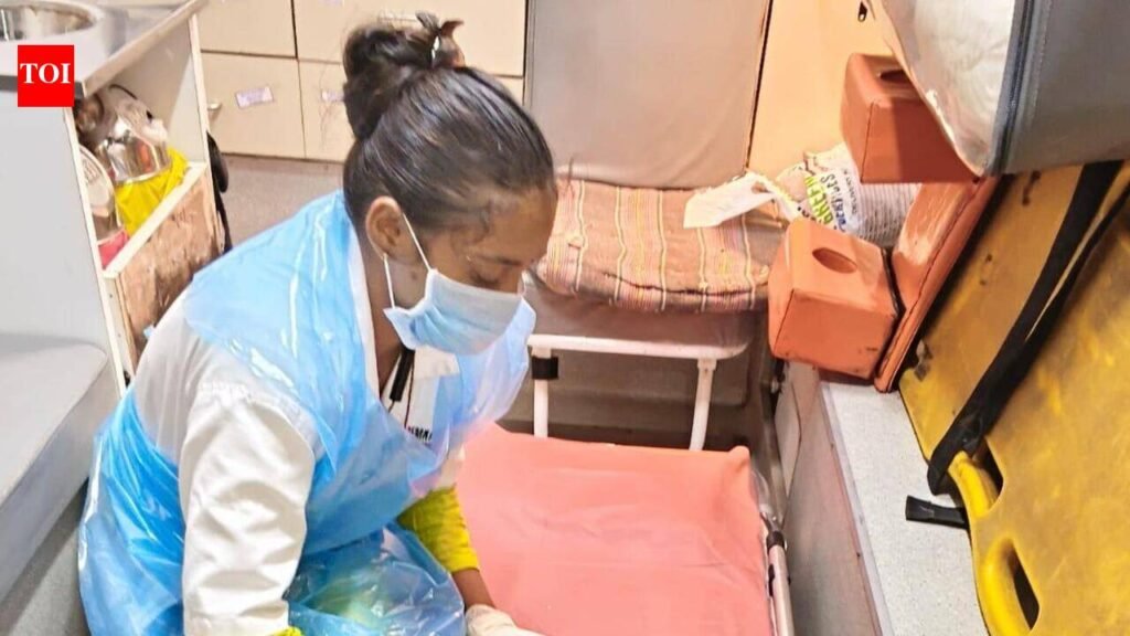 Triplets delivered inside 108 ambulance on way to hospital in Morbi | Ahmedabad News